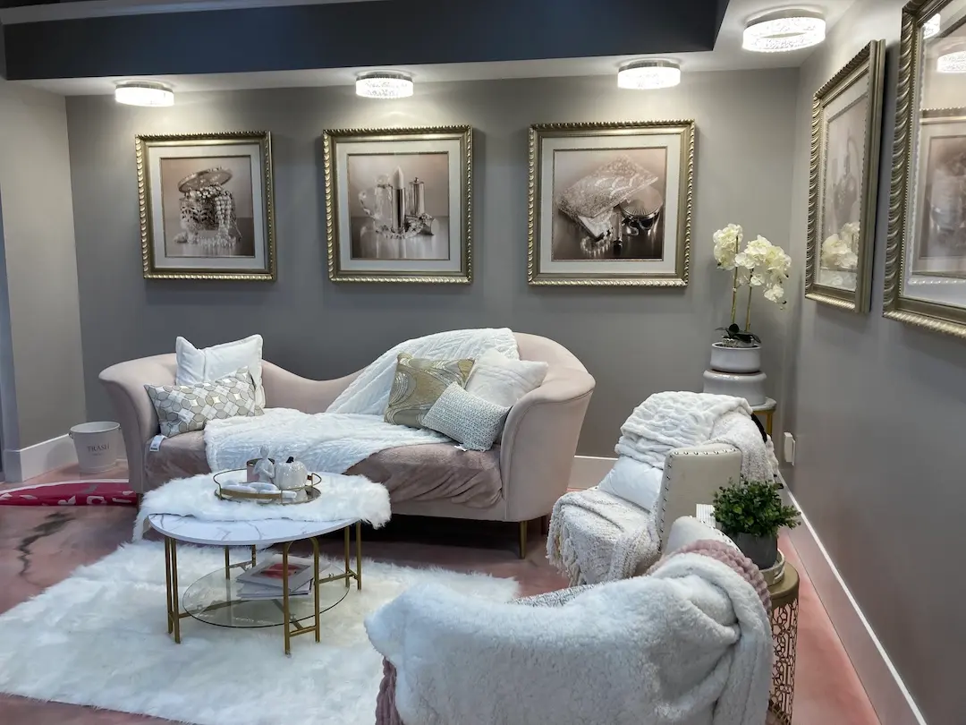 Belle La Vie Beauty Bar Lobby